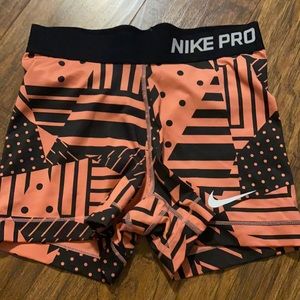 women’s nike pro spandex size small